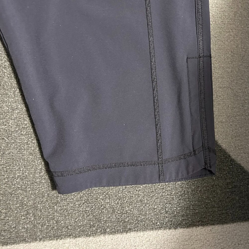 Lee Dark Gray Relaxed Fit Athletic Capris Women's Size 10 - Picture 5 of 10
